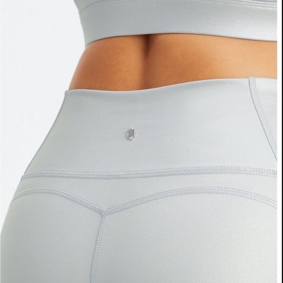 NWT Fabletics Matte Silver Foil Oasis PureLuxe High-Waisted 7/8 Legging Size XS - Picture 5 of 10